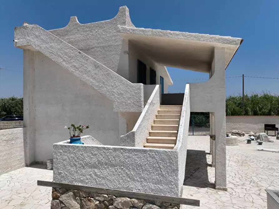 Immagine 5 di Villa in vendita  a Noto