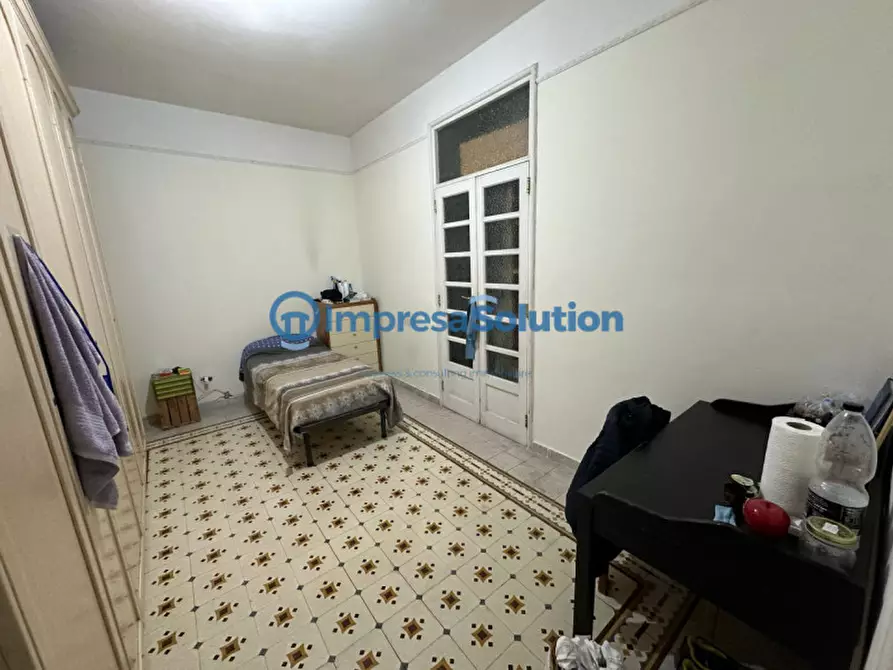 Immagine 5 di Camera in affitto  in Via Chiaia a Napoli