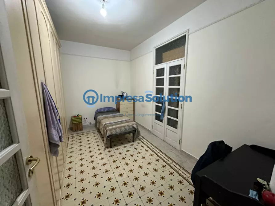 Immagine 13 di Camera in affitto  in Via Chiaia a Napoli