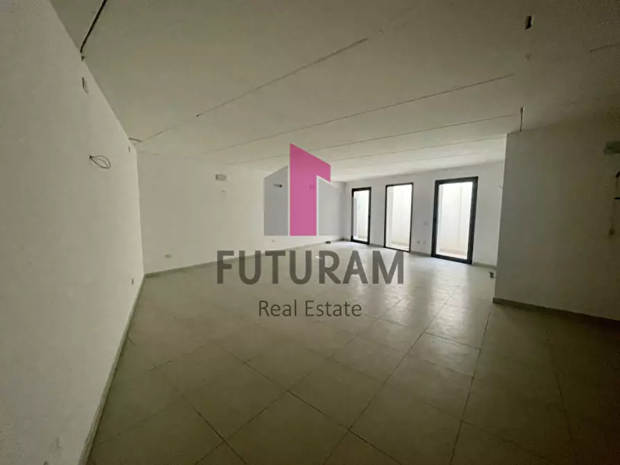 Immagine 5 di Negozio in affitto  a Fiesso D'artico