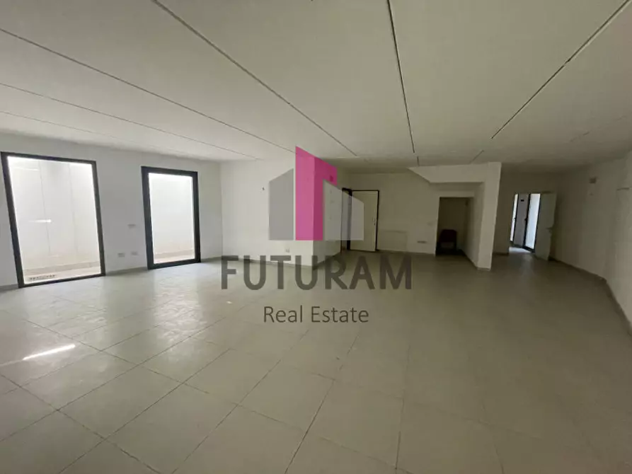 Immagine 6 di Negozio in affitto  a Fiesso D'artico