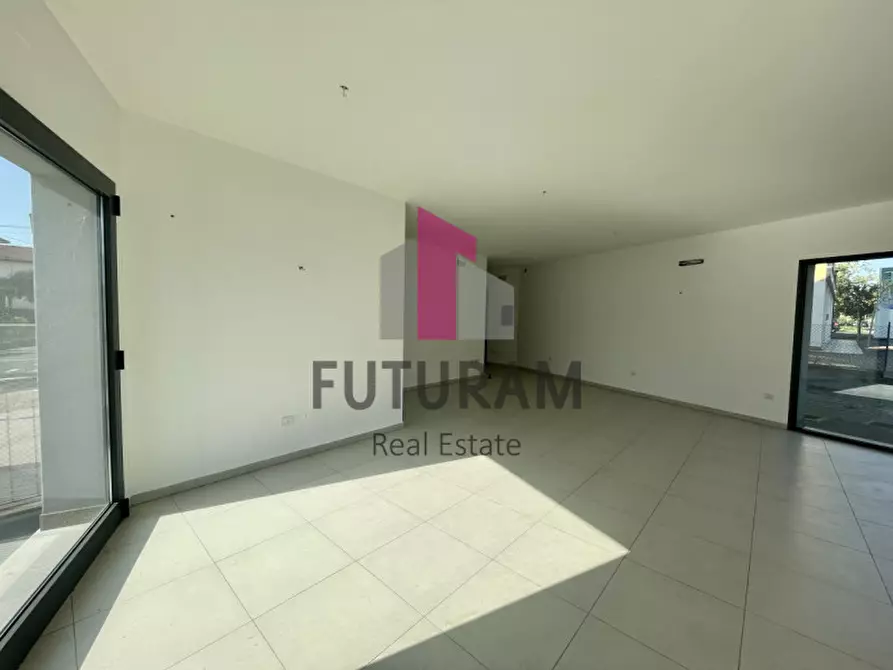 Immagine 13 di Negozio in affitto  a Fiesso D'artico