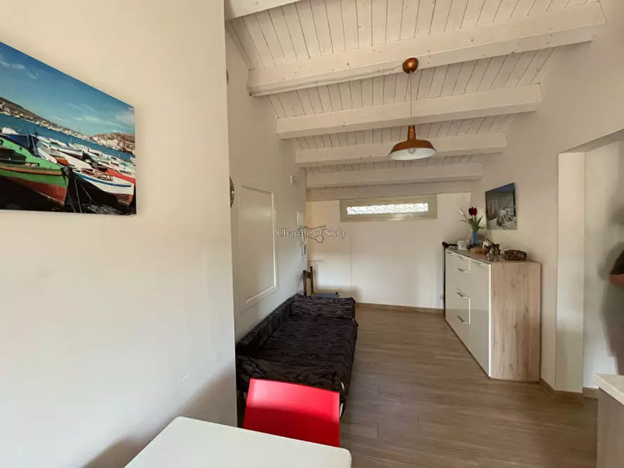 Immagine 2 di Casa indipendente in vendita  a Modica