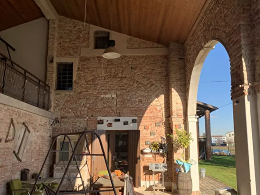 Immagine 2 di Rustico / casale in vendita  in via Trieste a Piazzola Sul Brenta