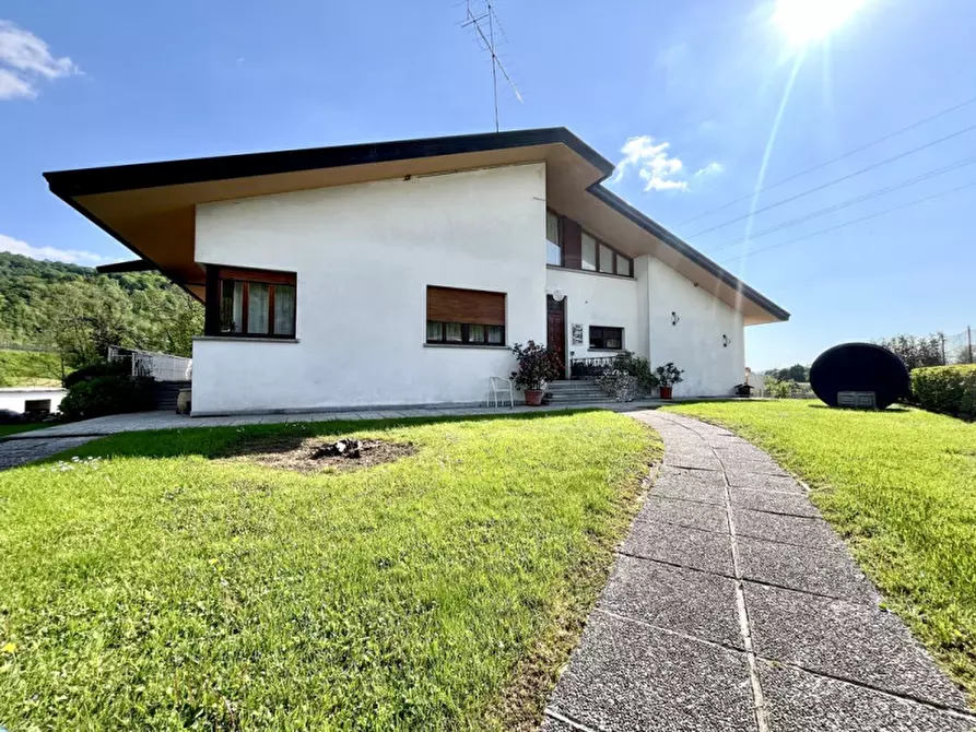 Immagine 1 di Villa in vendita  in via San Gervasio 44 a Nimis