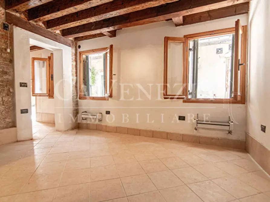 Immagine 1 di Appartamento in vendita  a Venezia