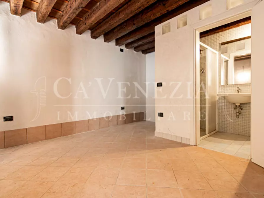 Immagine 4 di Appartamento in vendita  a Venezia