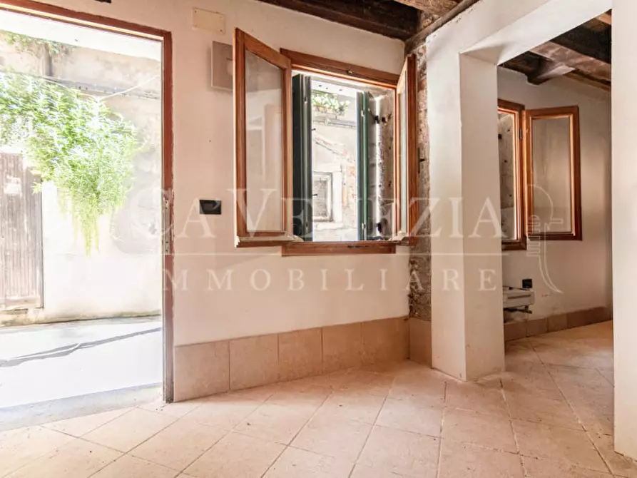 Immagine 10 di Appartamento in vendita  a Venezia