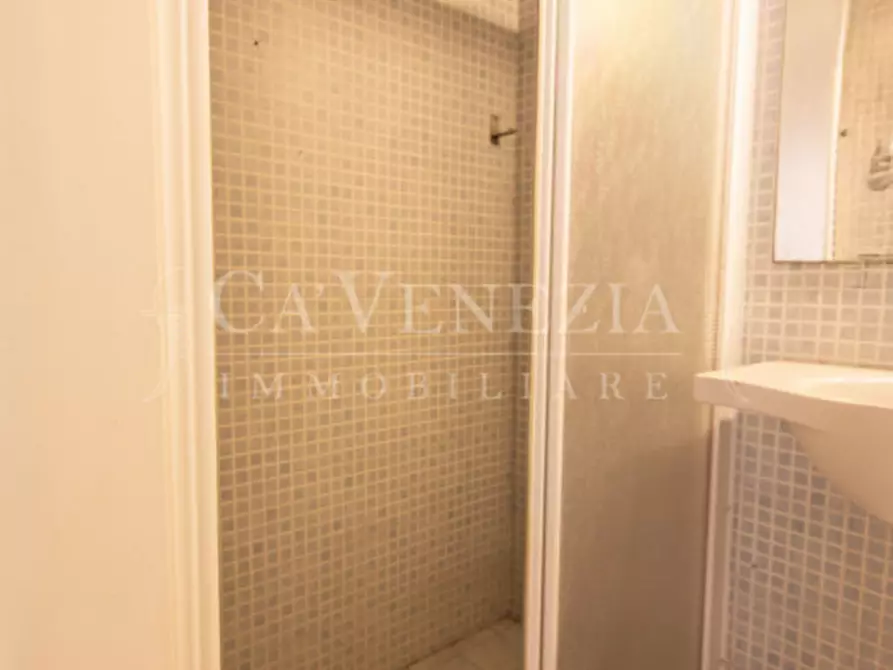 Immagine 12 di Appartamento in vendita  a Venezia
