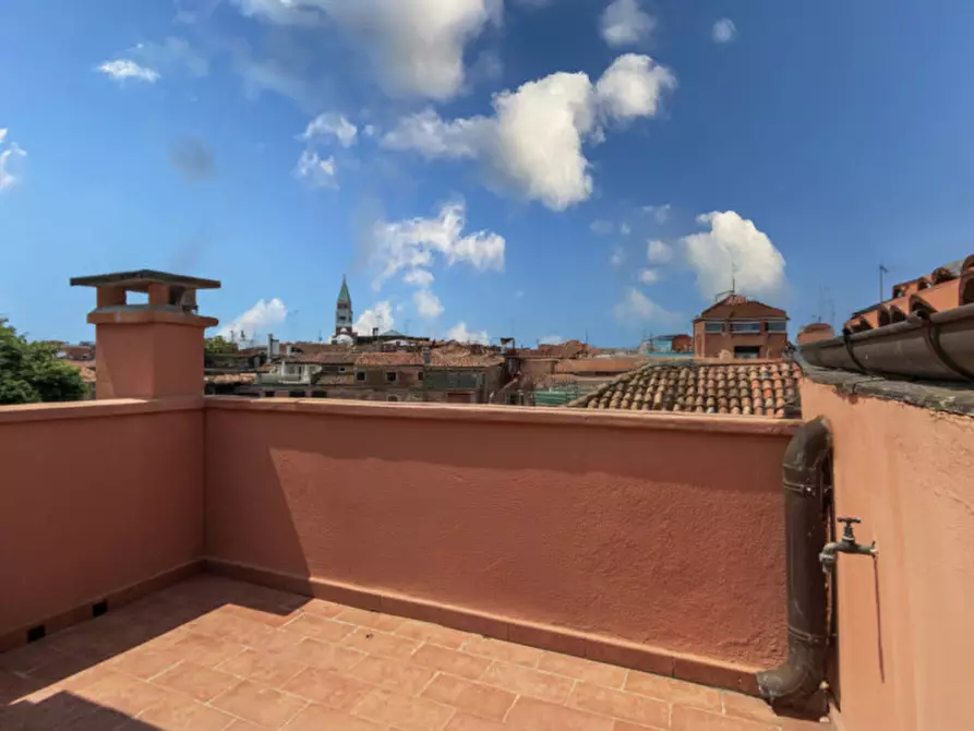 Immagine 1 di Appartamento in vendita  a Venezia