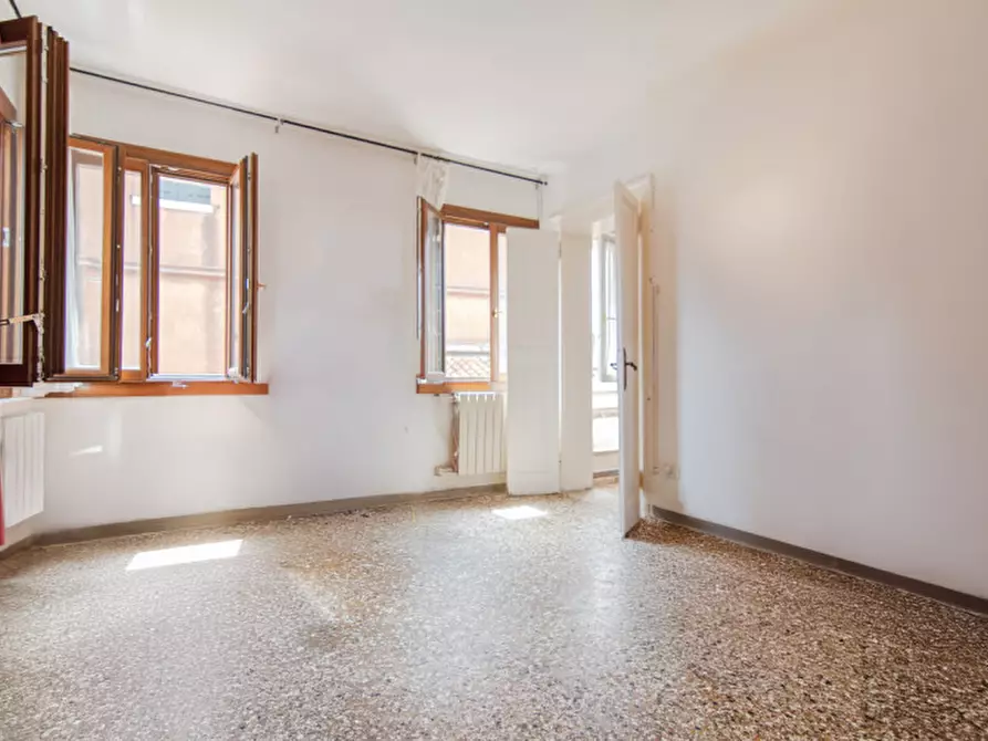 Immagine 4 di Appartamento in vendita  a Venezia