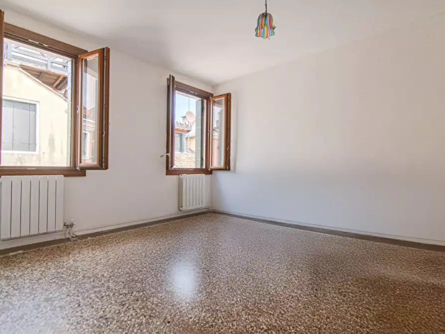 Immagine 12 di Appartamento in vendita  a Venezia