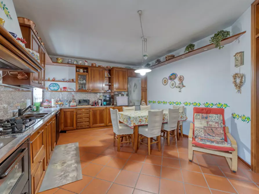 Immagine 3 di Casa bifamiliare in vendita  in Via Francesco Petrarca a Rubano