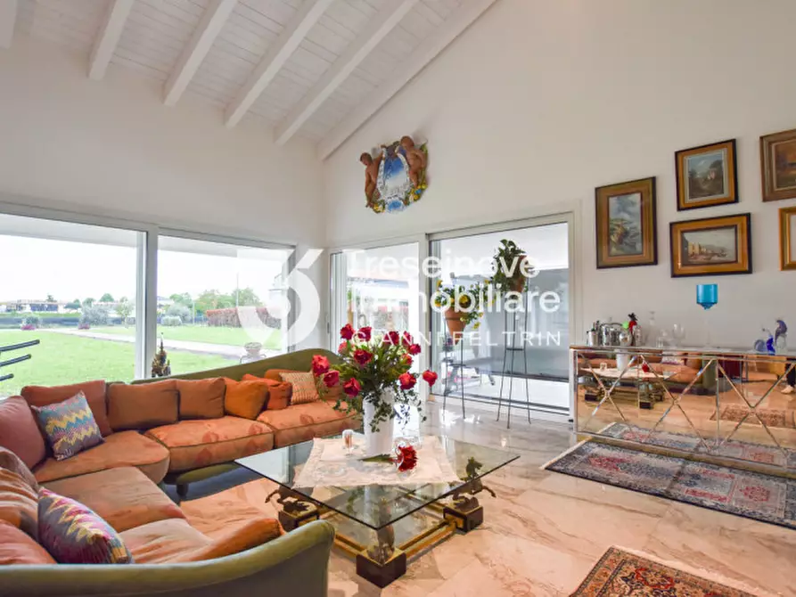 Immagine 3 di Villa in vendita  in Via Sant'Elena a Silea