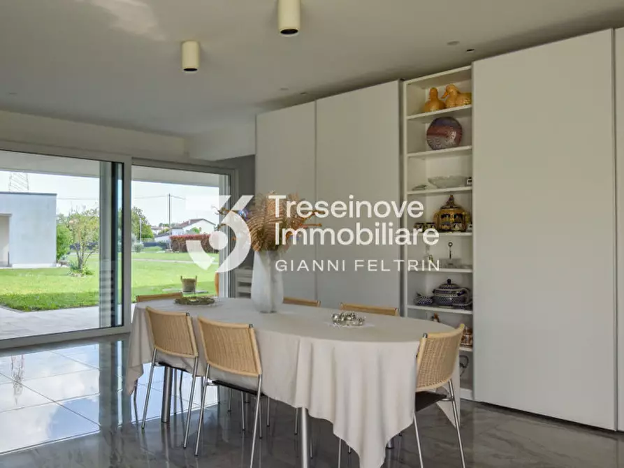 Immagine 18 di Villa in vendita  in Via Sant'Elena a Silea