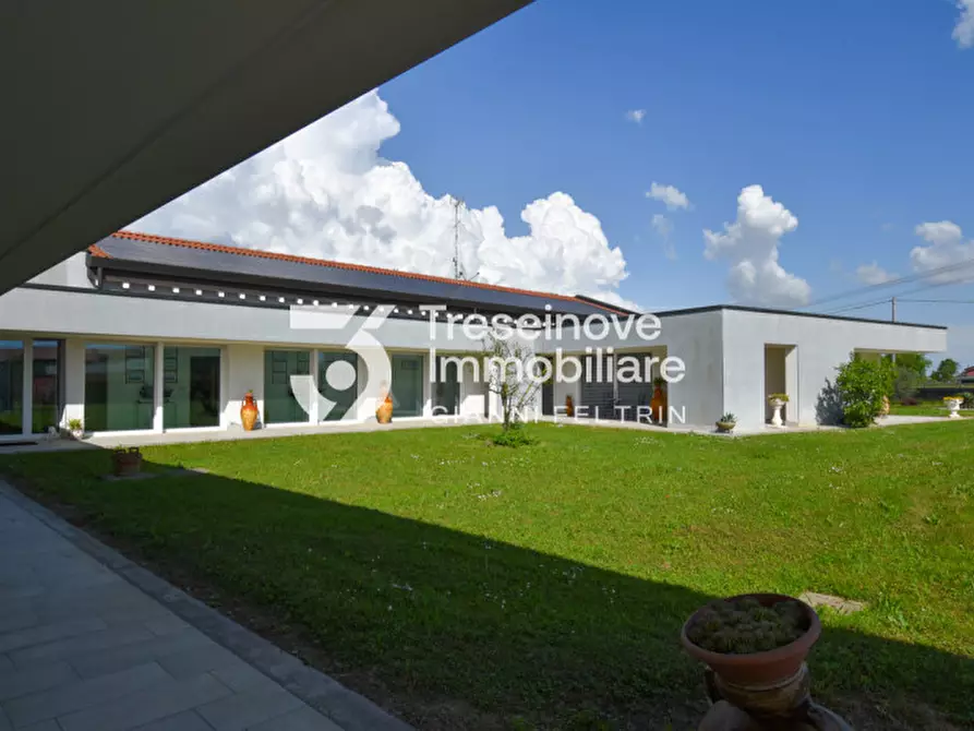 Immagine 50 di Villa in vendita  in Via Sant'Elena a Silea