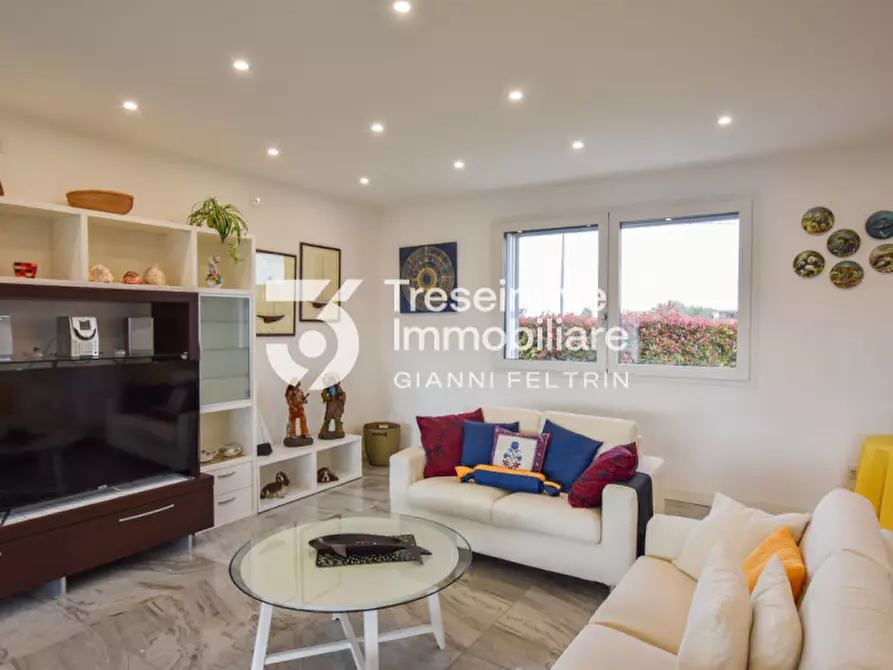 Immagine 3 di Villa in vendita  in Via Sant'Elena a Silea