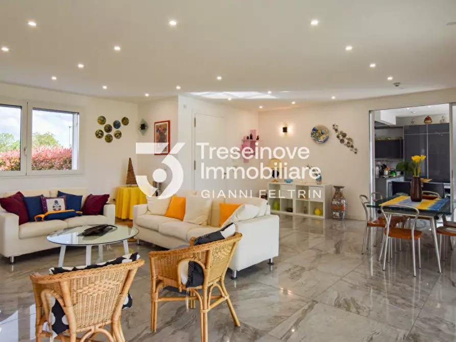 Immagine 4 di Villa in vendita  in Via Sant'Elena a Silea