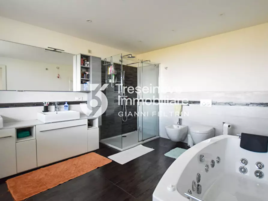 Immagine 17 di Villa in vendita  in Via Sant'Elena a Silea