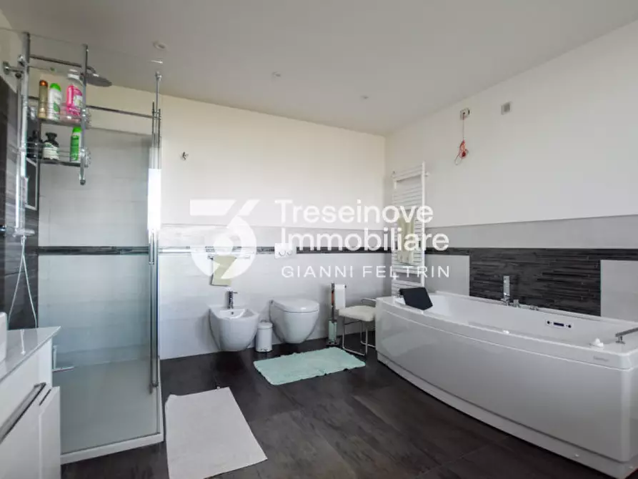 Immagine 18 di Villa in vendita  in Via Sant'Elena a Silea