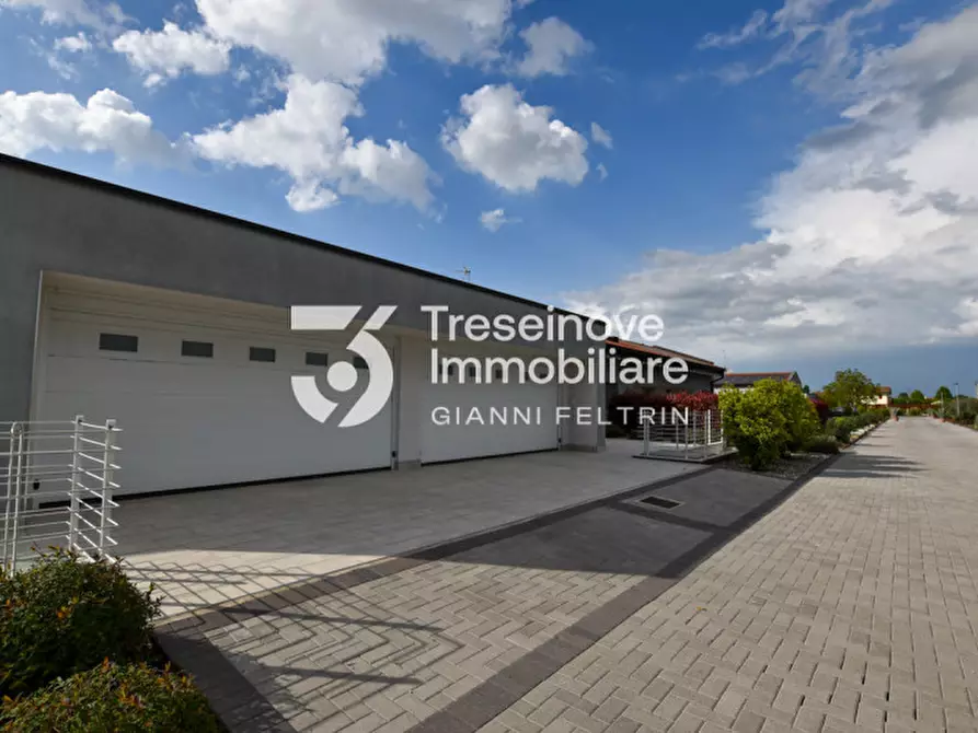 Immagine 30 di Villa in vendita  in Via Sant'Elena a Silea