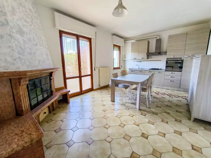 Immagine 3 di Appartamento in vendita  in Corso Giovanni XXIII a Piandimeleto