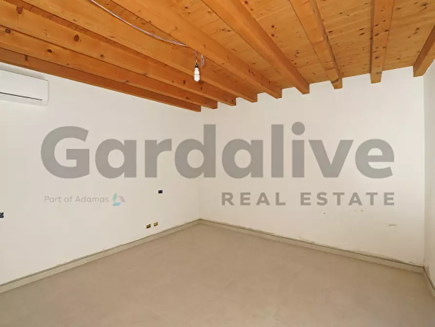 Immagine 5 di Appartamento in vendita  in Via Garibaldi, 38 a Salò