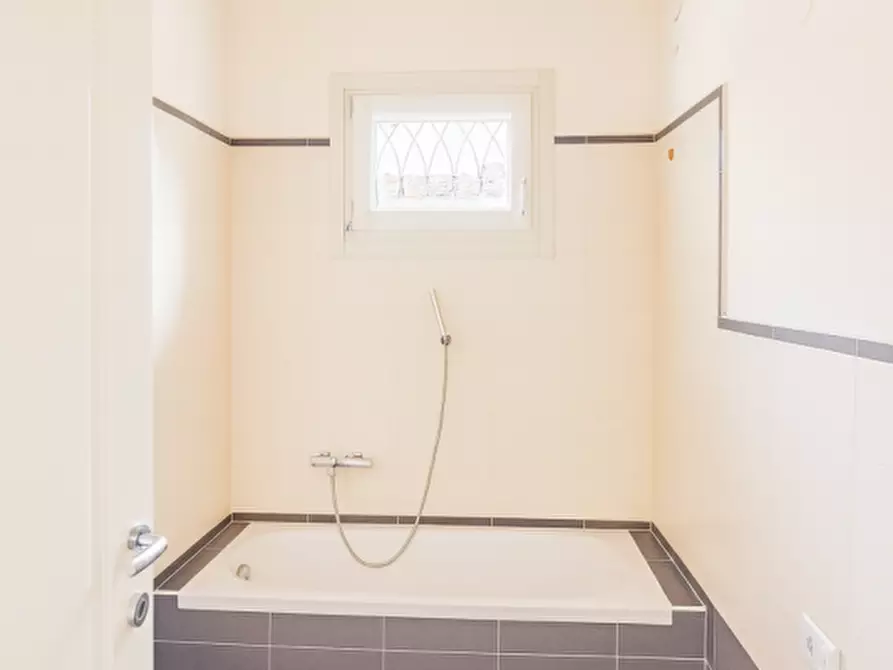 Immagine 6 di Appartamento in vendita  a Stezzano