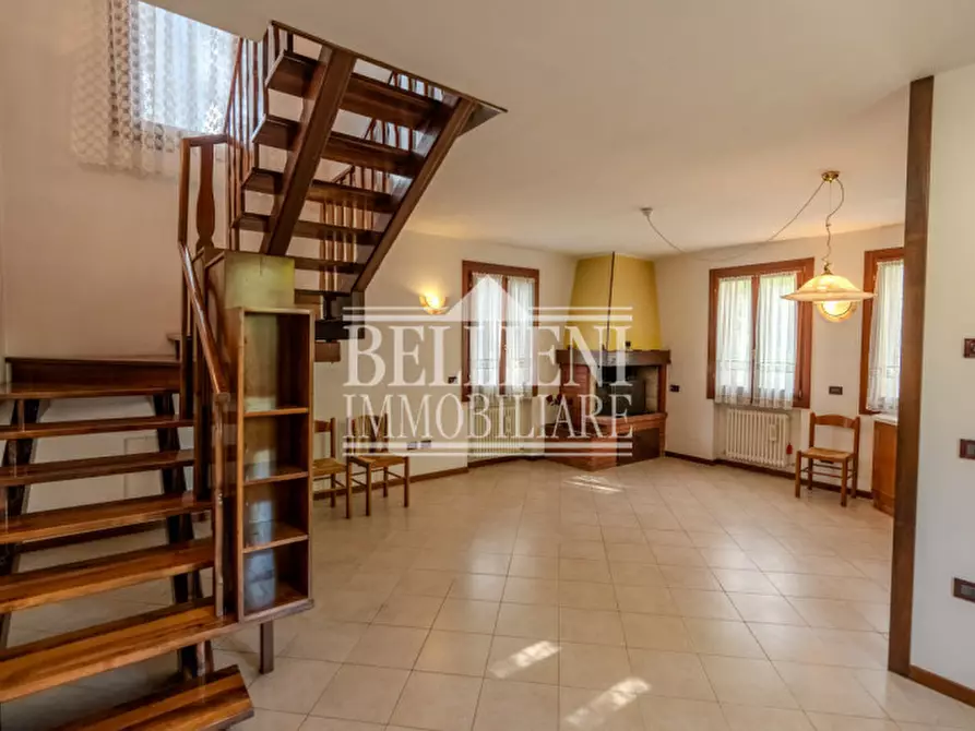 Immagine 1 di Casa indipendente in vendita  in Via Giuseppe Parini a Vicenza