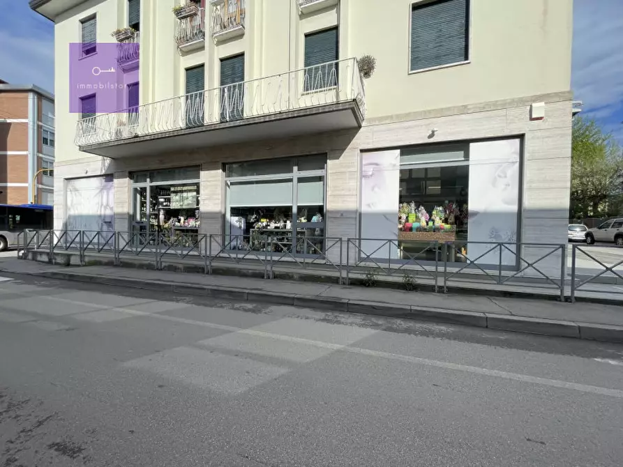 Immagine 3 di Attività commerciale in vendita  a Padova