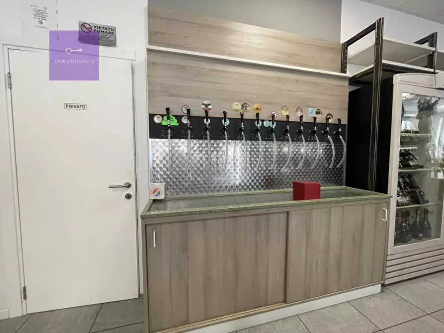 Immagine 11 di Attività commerciale in vendita  a Padova
