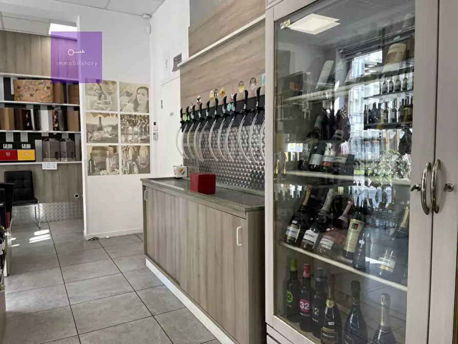 Immagine 13 di Attività commerciale in vendita  a Padova