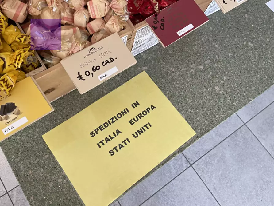 Immagine 19 di Attività commerciale in vendita  a Padova