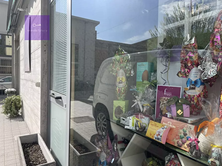 Immagine 21 di Attività commerciale in vendita  a Padova