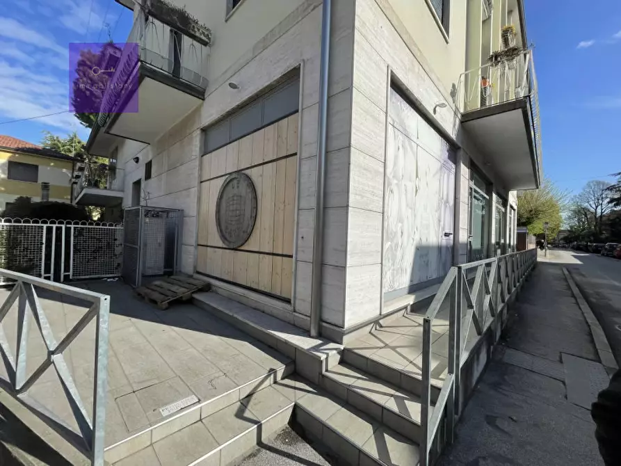 Immagine 23 di Attività commerciale in vendita  a Padova