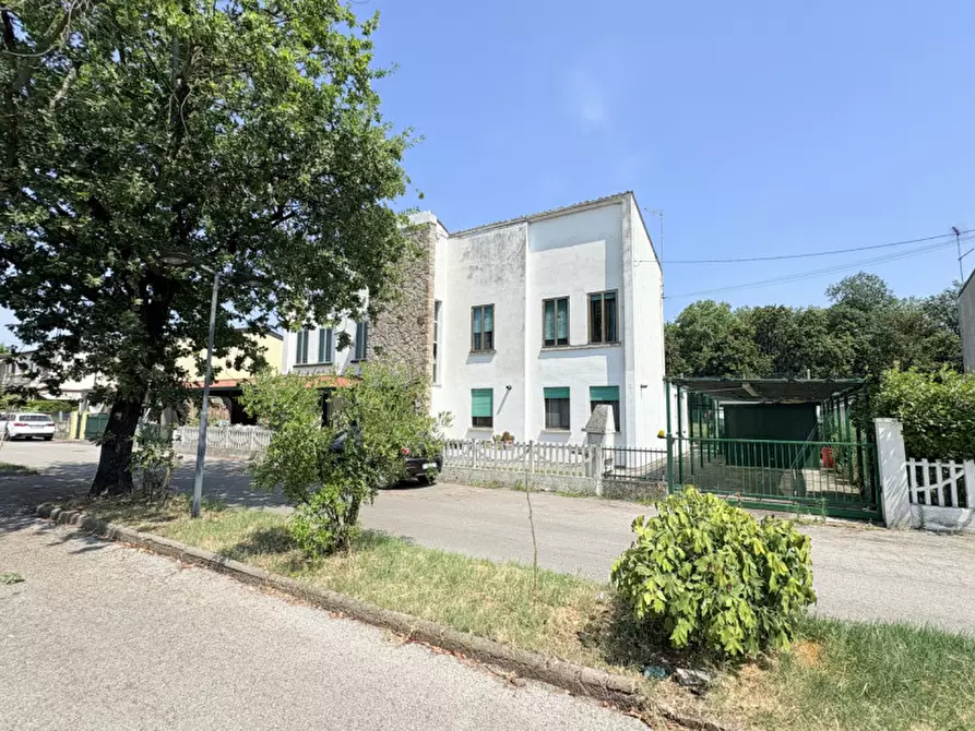 Immagine 6 di Appartamento in vendita  in VIA FRATELLI ROSSELLI n. 25 Piano T-1 a Battaglia Terme