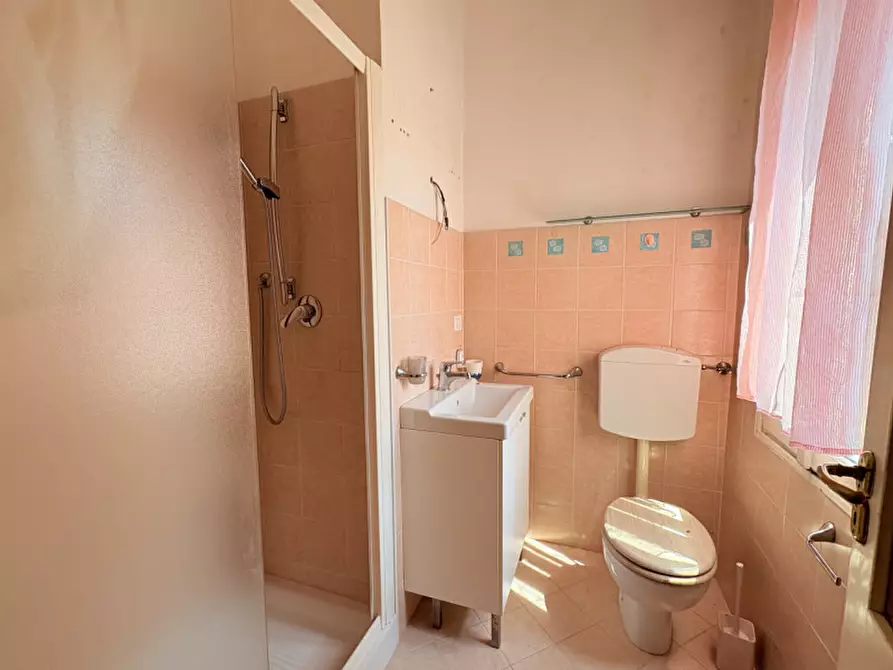 Immagine 21 di Appartamento in vendita  in VIA FRATELLI ROSSELLI n. 25 Piano T-1 a Battaglia Terme