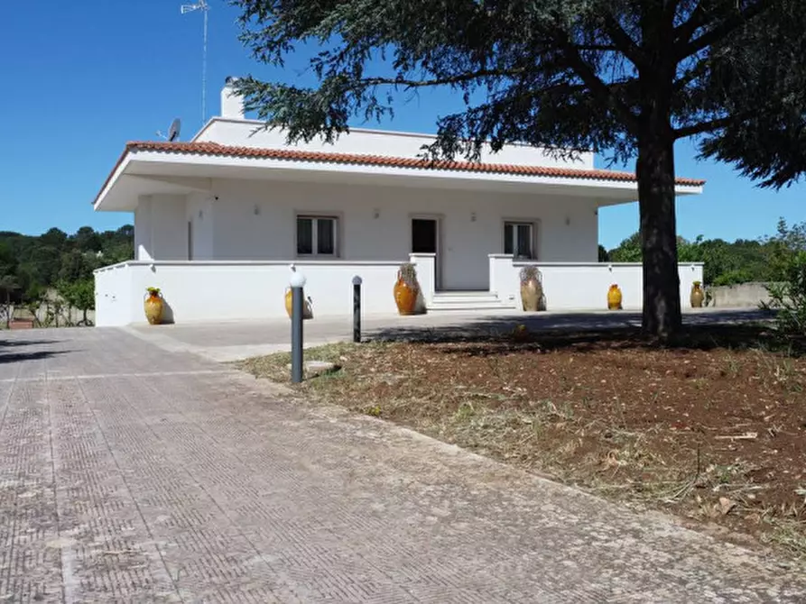 Immagine 1 di Villa in vendita  in strada vaccara a Martina Franca
