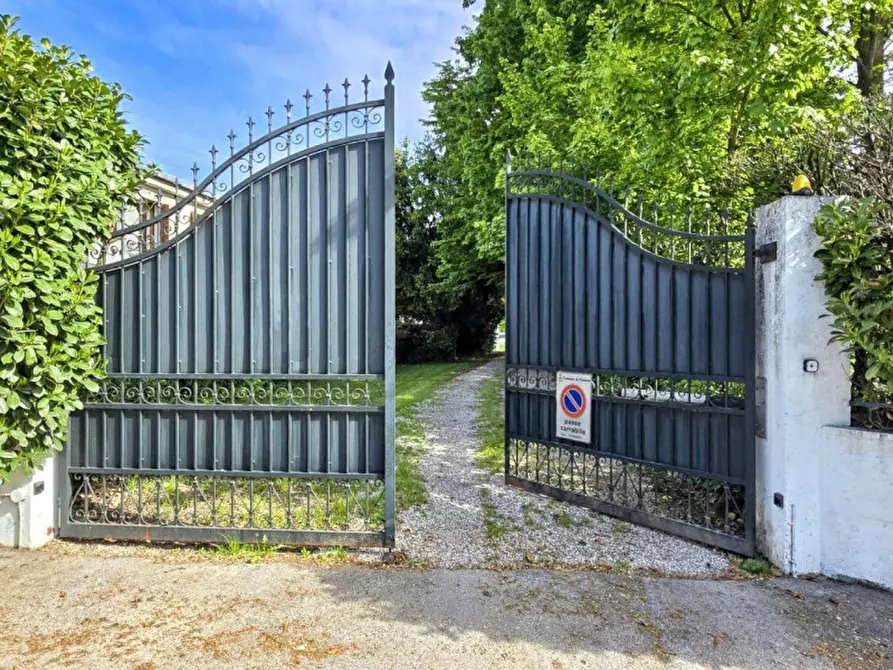 Immagine 3 di Terreno in vendita  in Via Due Palazzi, Padova PD, Italia a Padova