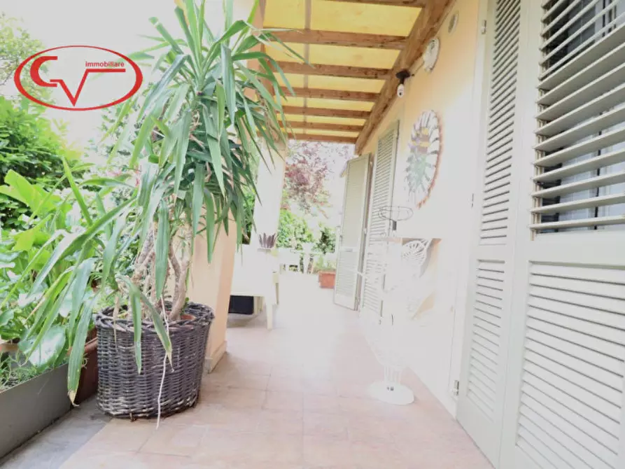 Immagine 2 di Villetta a schiera in vendita  in Via la familiare a Montevarchi