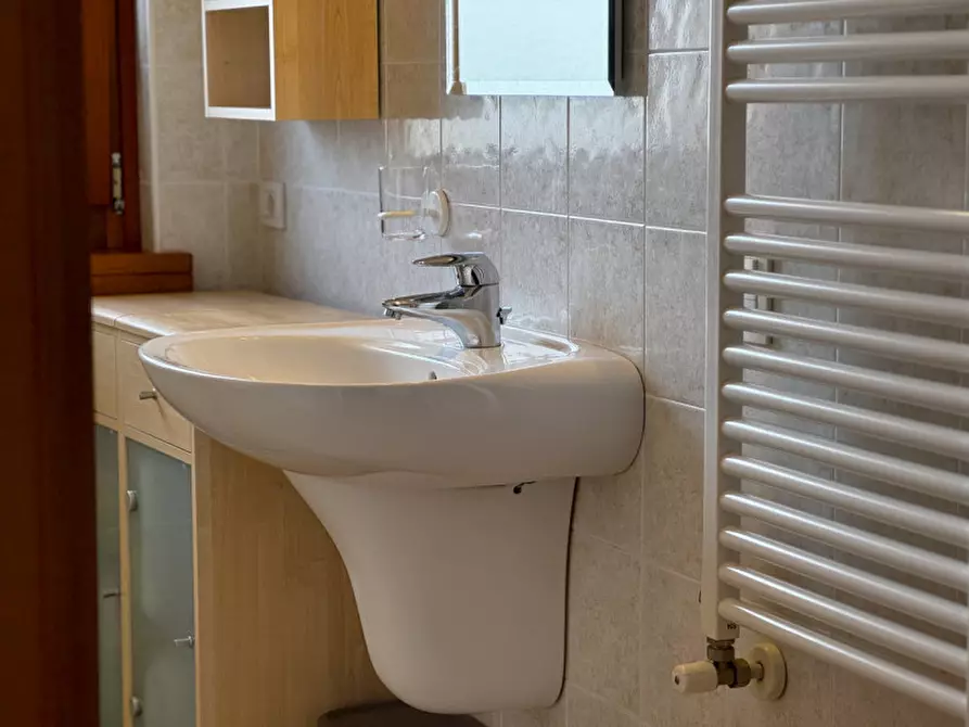 Immagine 34 di Appartamento in vendita  in Vicolo Casara 3 a Lazise