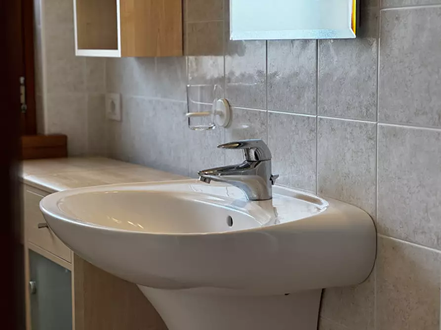 Immagine 35 di Appartamento in vendita  in Vicolo Casara 3 a Lazise