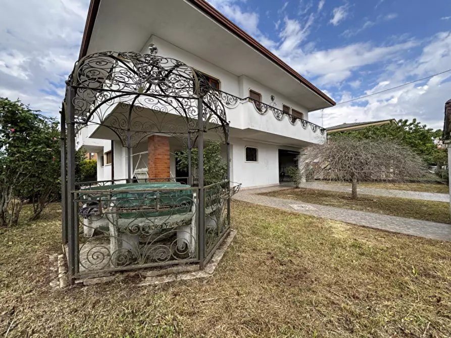 Immagine 3 di Casa indipendente in vendita  in Via Giuseppe Verdi a Creazzo