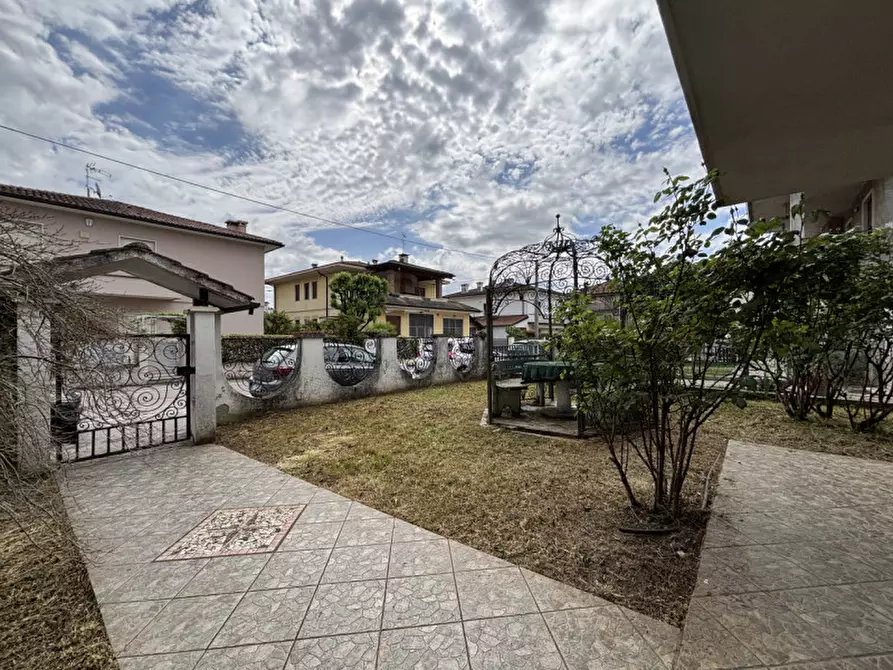 Immagine 4 di Casa indipendente in vendita  in Via Giuseppe Verdi a Creazzo