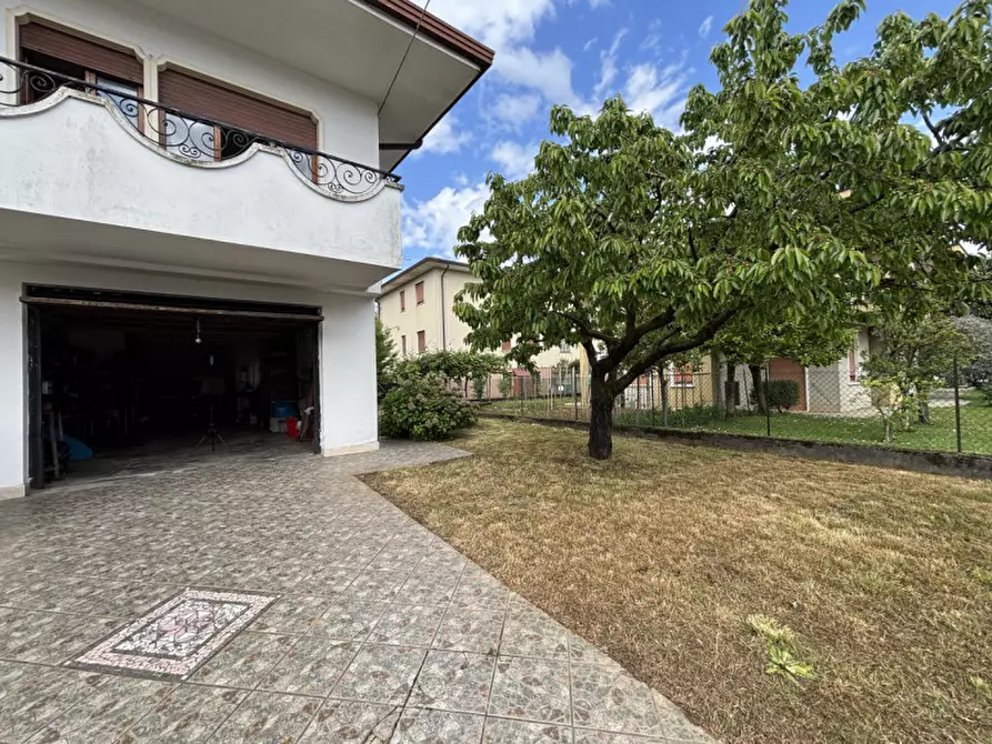 Immagine 9 di Casa indipendente in vendita  in Via Giuseppe Verdi a Creazzo