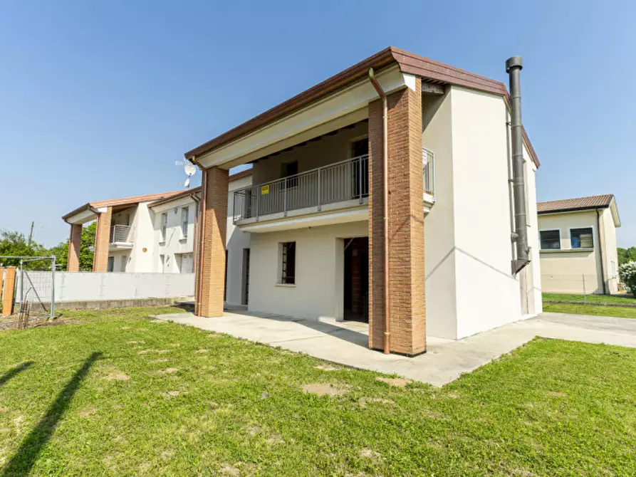 Immagine 1 di Villetta a schiera in vendita  in Via A Zacco 12 a Camposampiero rustega a Camposampiero