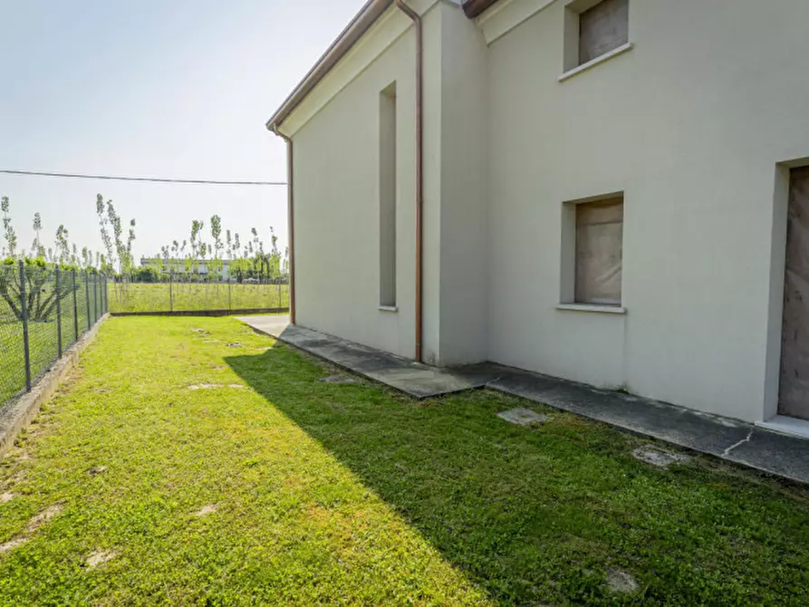 Immagine 14 di Villetta a schiera in vendita  in Via A Zacco 12 a Camposampiero rustega a Camposampiero