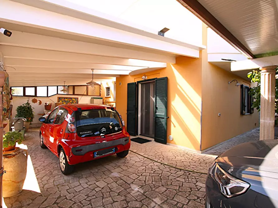 Immagine 15 di Villa in vendita  in SP Neviano a Tuglie