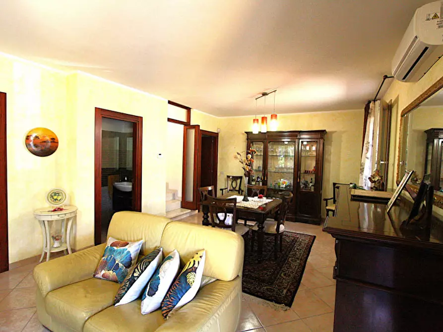 Immagine 35 di Villa in vendita  in SP Neviano a Tuglie