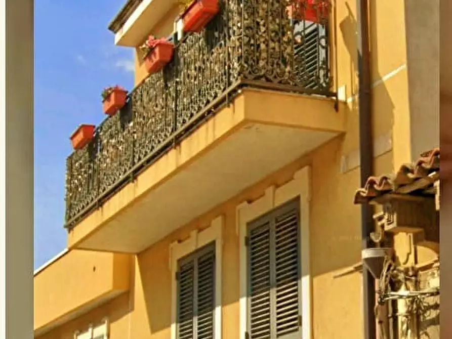 Immagine 1 di Casa indipendente in vendita  in Via Giacomo Leopardi, 1 a Catania